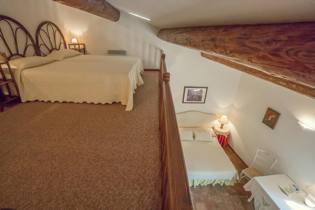 L'Enclos Des Lauriers Roses Cabrières Esterno foto